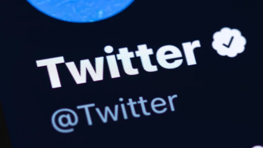 Các tài khoản Twitter có tích xanh có thể bị tính phí