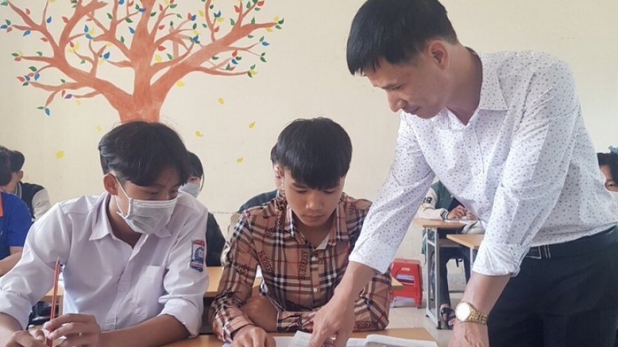Biên phòng Sơn La hỗ trợ trẻ có hoàn cảnh khó khăn được đến trường