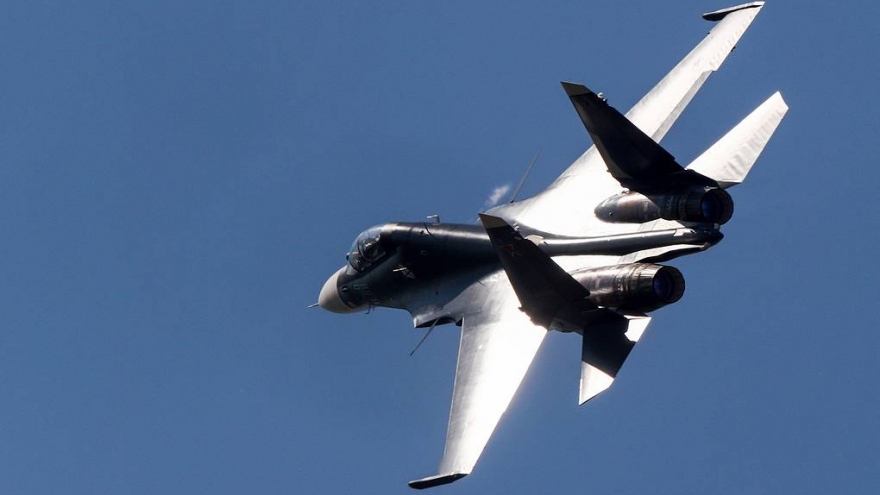 Máy bay Su-30SM tuần tra của Nga bắn hạ máy bay chiến đấu Ukraine