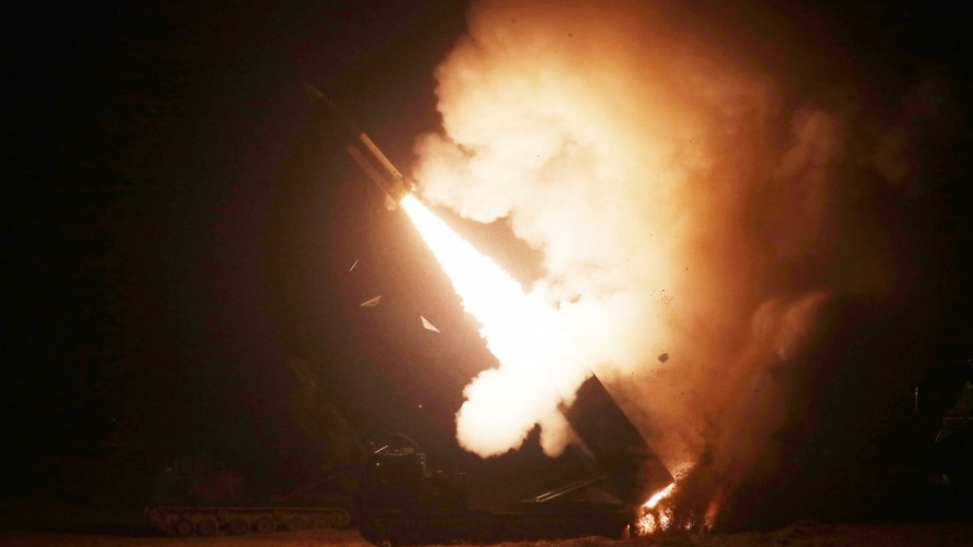 Đáp trả Triều Tiên, Hàn Quốc và Mỹ phóng tên lửa đất đối đất
