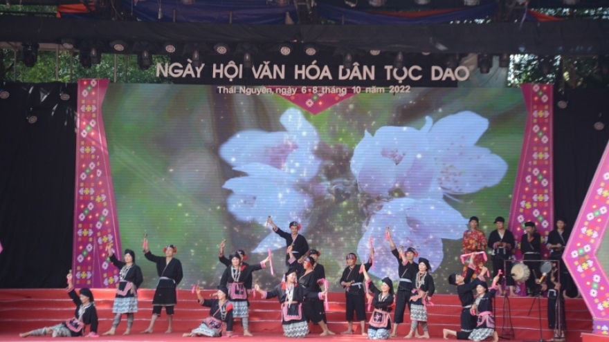 Lưu giữ sắc màu văn hóa dân tộc Dao Tiền từ hoạt động văn nghệ bản