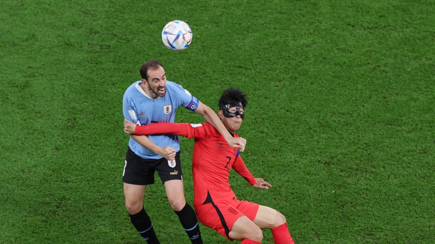 Hàn Quốc lần đầu có điểm trước Uruguay ở World Cup