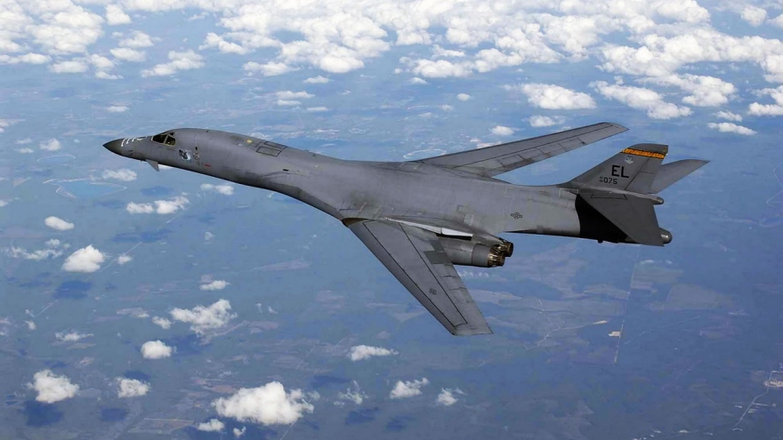 Mỹ tái triển khai máy bay ném bom chiến lược B-1B tập trận với Hàn Quốc