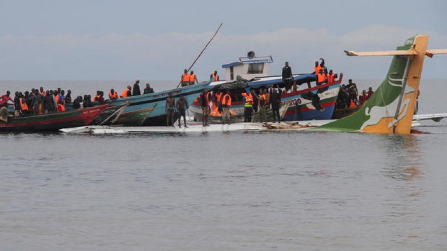 19 người thiệt mạng trong vụ máy bay hạ cánh xuống hồ Victoria ở Tanzania