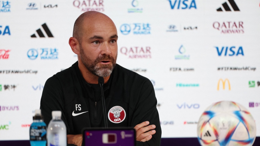 HLV Qatar bức xúc trước tin đồn “mua chuộc” Ecuador ở trận khai mạc World Cup
