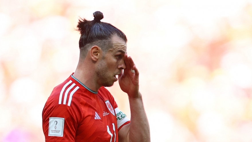 Gareth Bale mờ nhạt, Iran thắng Xứ Wales trong trận cầu điên rồ