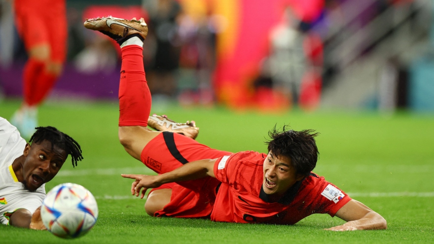 Tiền đạo Cho Gue Sung xin lỗi người hâm mộ Hàn Quốc dù lập kỷ lục ở World Cup 2022