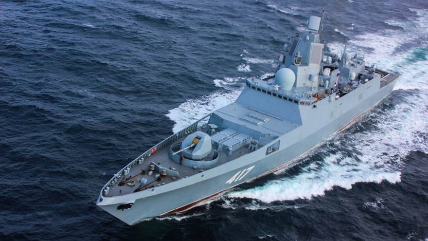 Khinh hạm Đô đốc Gorshkov của Nga phóng tên lửa diệt mục tiêu trên Biển Baltic