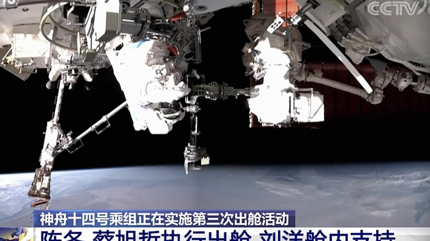 Phi hành đoàn Thần Châu-14 hoàn thành chuyến đi bộ ngoài không gian thứ ba
