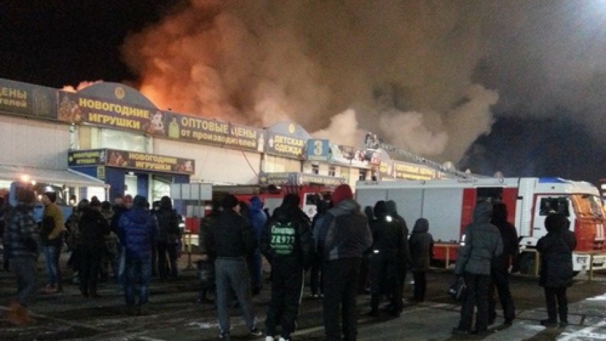Cháy ở chợ Sadovod (Nga), hàng hóa của người Việt bị thiệt hại
