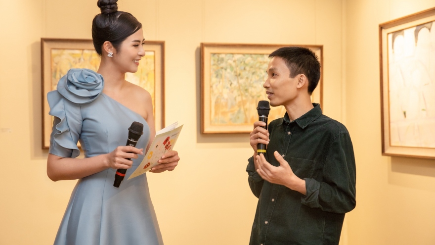 Hoa hậu Ngọc Hân làm MC tại triển lãm "Cho mùa gió"