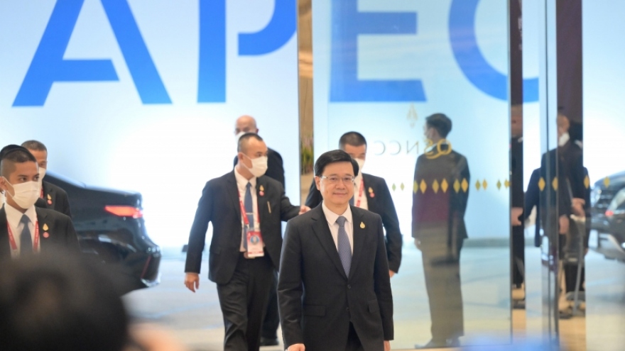 Trưởng Đặc khu Hong Kong (Trung Quốc) mắc Covid-19 sau khi dự APEC tại Thái Lan