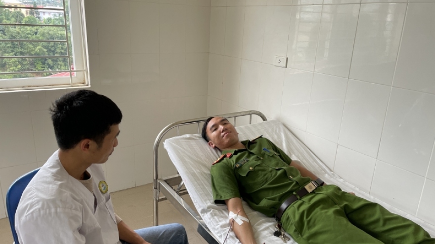 Phó trưởng Công an xã kịp thời hiến máu cứu thai phụ qua cơn nguy kịch