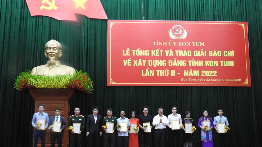 Tỉnh ủy Kon Tum trao Giải Báo chí xây dựng Đảng lần thứ II năm 2022