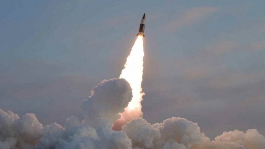 Triều Tiên lại phóng 3 tên lửa đạn đạo tầm ngắn