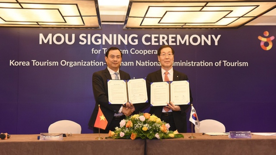 Việt Nam - Hàn Quốc ký kết hợp tác, nỗ lực đạt 7 triệu lượt khách hai chiều vào năm 2024