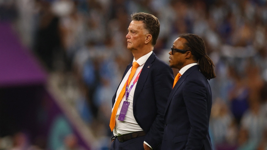 HLV Van Gaal rời ĐT Hà Lan sau trận thua Argentina