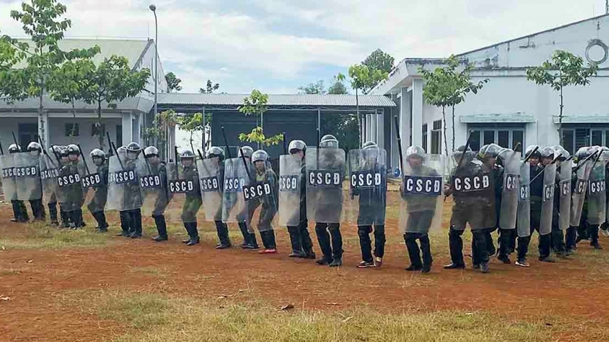 Cảnh sát cơ động Bình Phước huấn luyện sẵn sàng chiến đấu