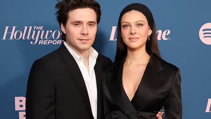 Brooklyn Beckham và vợ siêu mẫu quấn quýt không rời tại sự kiện