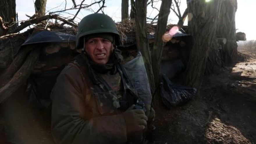 Trận chiến khốc liệt tại Bakhmut: Nga tạo thế gọng kìm, Ukraine quyết cố thủ