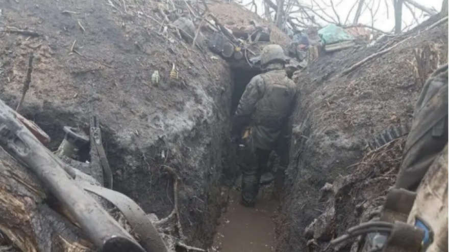 "Đột nhập" chiến hào của các binh sỹ Ukraine tại mặt trận Donbass