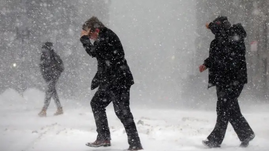 Vệ binh quốc gia Mỹ tới từng nhà ở Buffalo để kiểm tra do lo ngại có người chết do bão tuyết