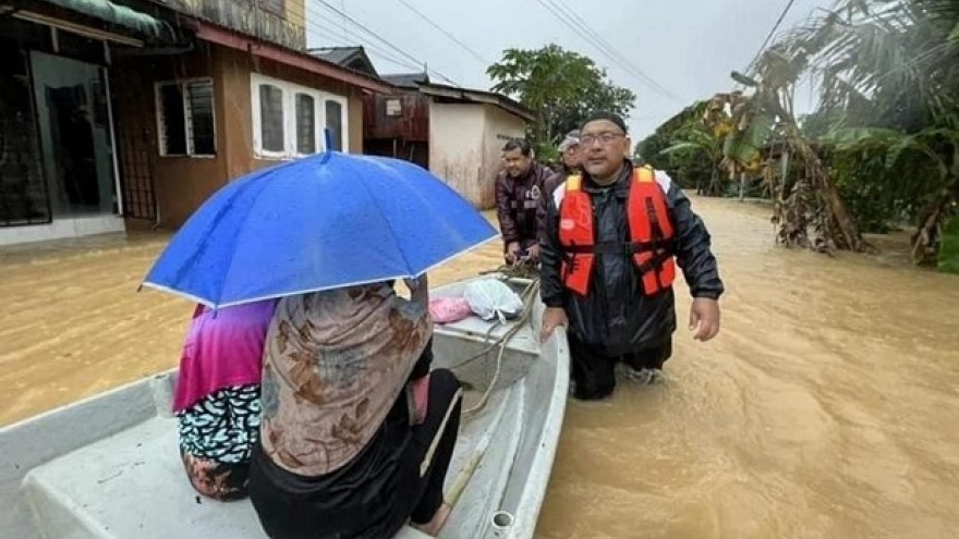 Lũ lụt nghiêm trọng khiến Malaysia phải di dời 66.000 người