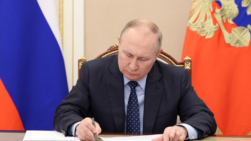 Tổng thống Nga ký sắc lệnh về các biện pháp đáp trả áp trần giá dầu