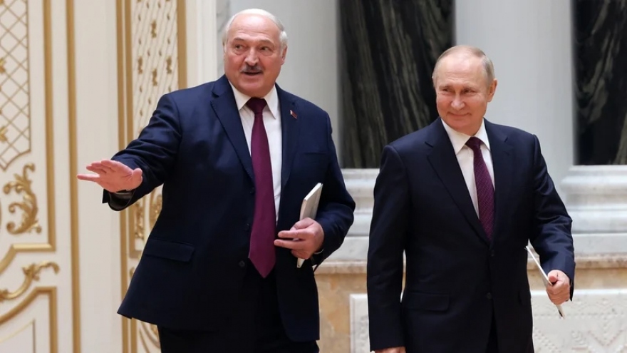 Phía sau chuyến công du chớp nhoáng của ông Putin tới Belarus