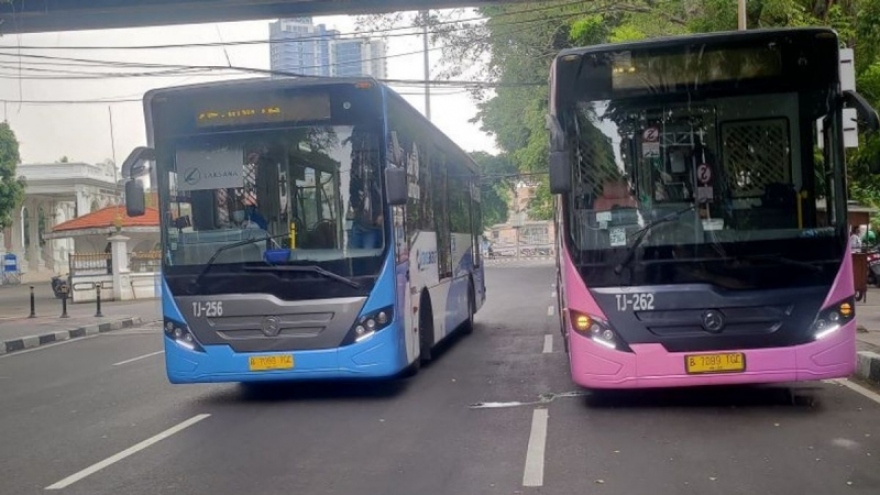Indonesia giới thiệu “xe buýt hồng” dành riêng hành khách nữ