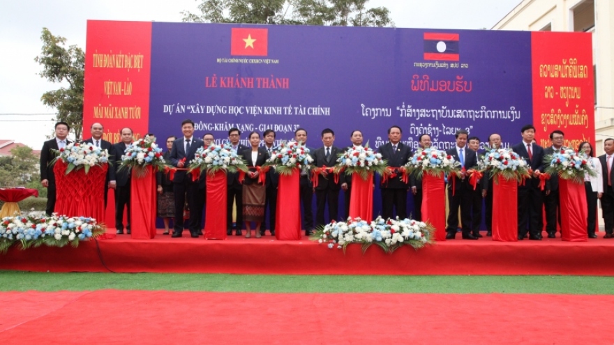 Khánh thành giai đoạn 3 Học viện Kinh tế-Tài chính Đông Khăm Xạng, Lào