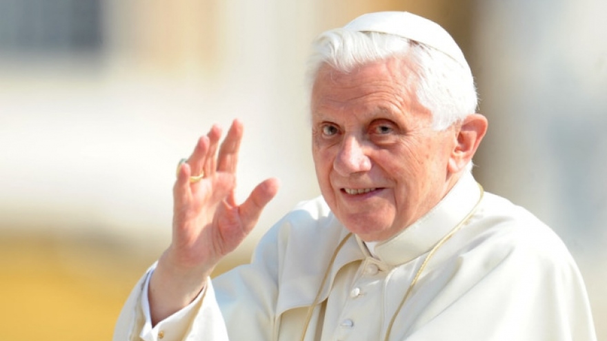 Hàng vạn người đến viếng cựu Giáo hoàng Benedict XVI ở Vatican