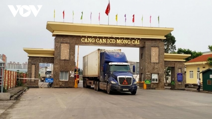 Hơn 150 xe hàng nông, hải sản được thông quan qua các cửa khẩu tại Quảng Ninh