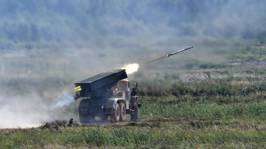 Uy lực pháo phản lực phóng loạt Tornado-G Nga sử dụng ở Donbass