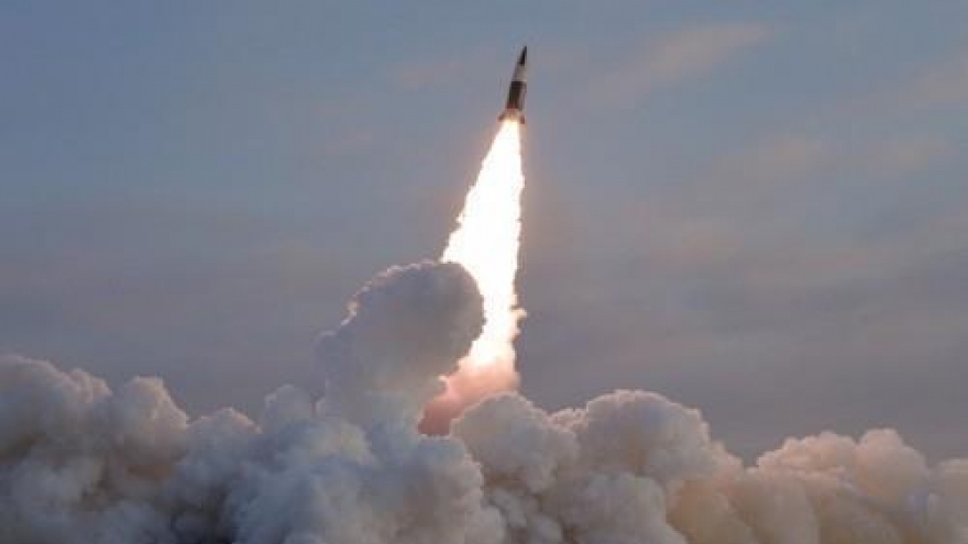 Triều Tiên phóng tên lửa ra vùng biển phía Đông trong ngày đầu năm mới