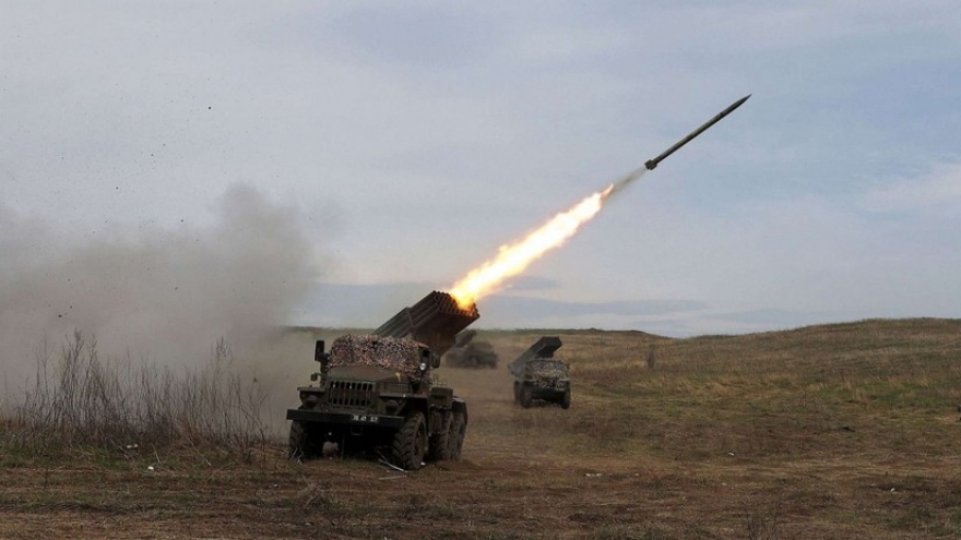 Cận cảnh Ukraine phóng tên lửa Grad vào mục tiêu gần Bakhmut