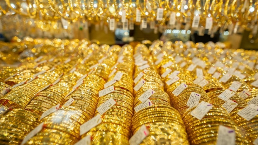 Giá vàng trong nước tăng chậm hơn giá thế giới