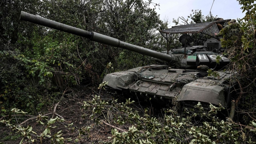 Nga dội tên lửa phá hủy xưởng sửa chữa xe tăng của Ukraine