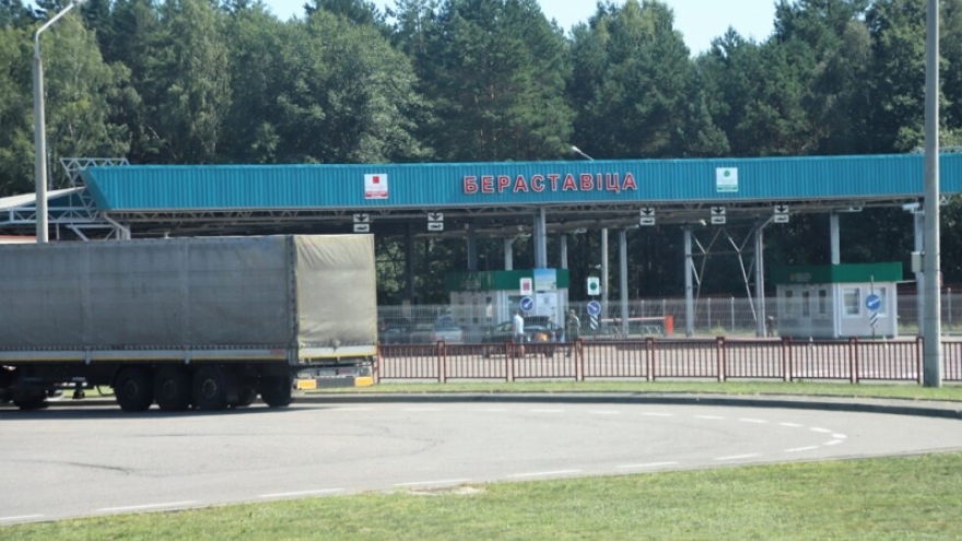 Ba Lan đóng cửa vô thời hạn cửa khẩu chính với Belarus
