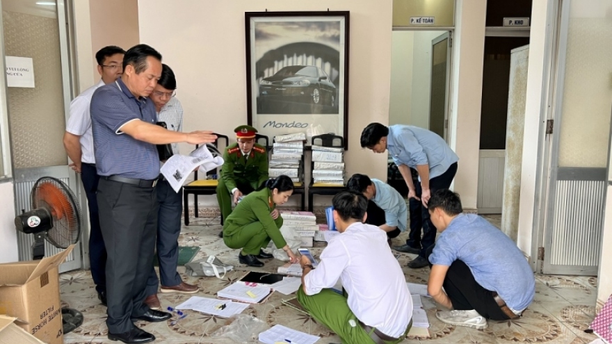 Bắt Giám đốc và 2 Phó Giám đốc Trung tâm đăng kiểm xe cơ giới Thừa Thiên Huế
