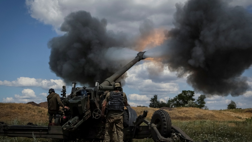 Tổng thống Zelensky thừa nhận tình hình tại Donetsk và Lugansk “cực kỳ khó khăn”