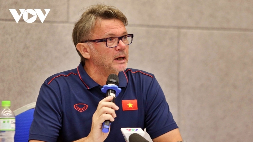 Philippe Troussier to make Vietnam debut next week