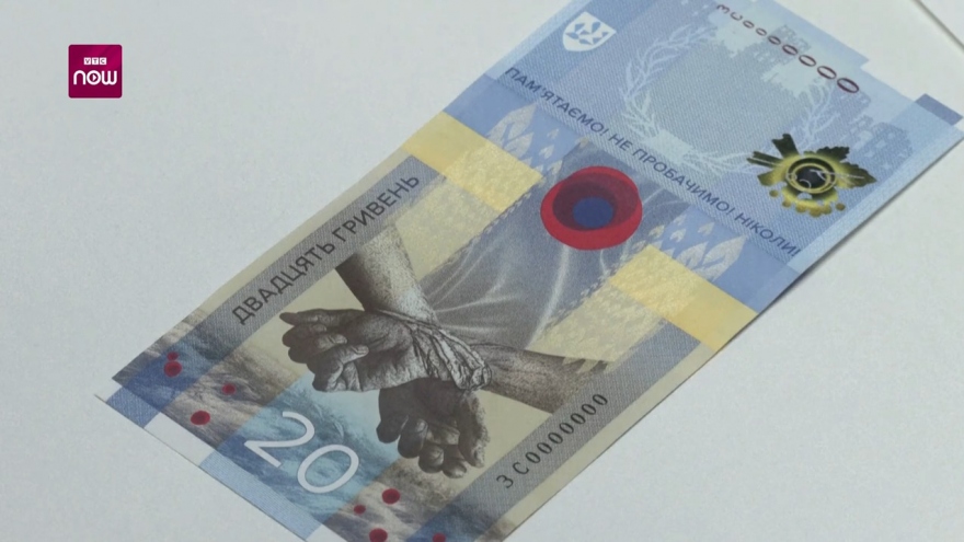 Ukraine phát hành tờ tiền sau 1 năm chiến sự