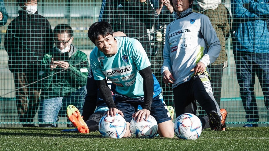 Công Phượng vẫn ''mòn mỏi'' chờ cơ hội ra mắt Yokohama FC
