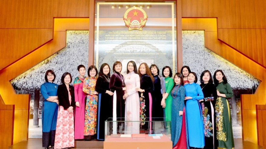 Nữ viên chức Đài Tiếng nói Việt Nam hưởng ứng “Tuần lễ Áo dài” năm 2023