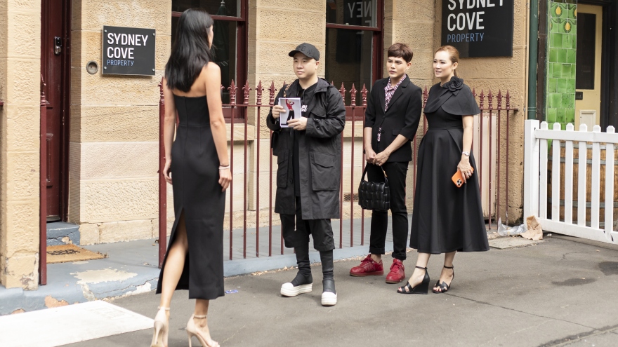 NTK Đỗ Mạnh Cường tuyển chọn người mẫu ở đường phố Sydney