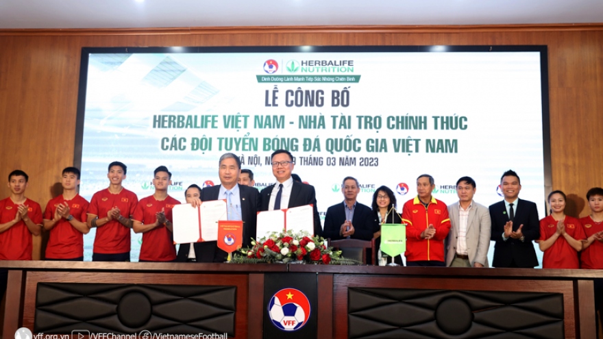 Bóng đá Việt Nam chính thức có nhà tài trợ "khủng"