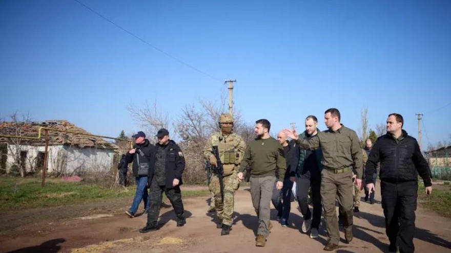 Tổng thống Zelensky thăm Kherson, khẳng định sẽ "khôi phục mọi thứ"