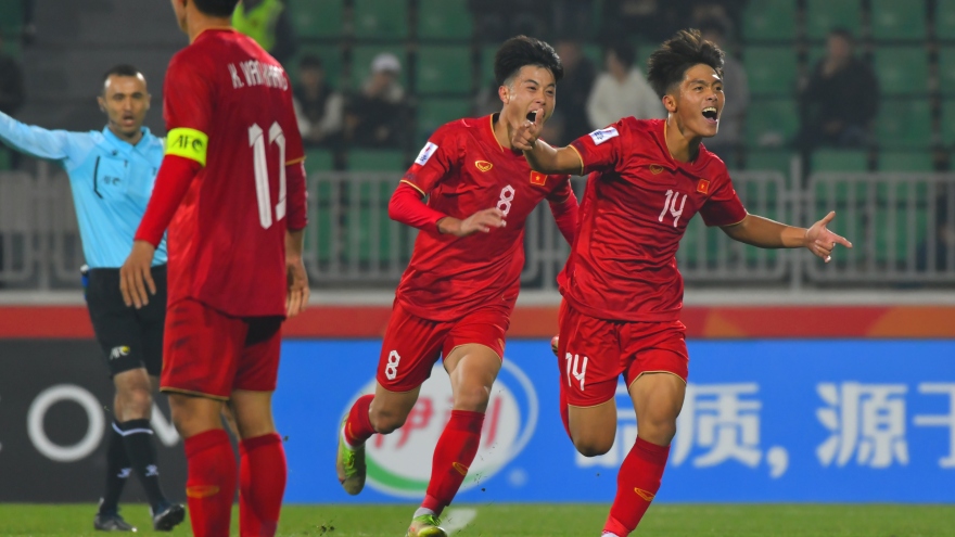 U23 Việt Nam đá Doha Cup bằng hàng tấn công U20