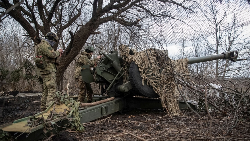 Nga tiếp tục dội hỏa lực vào Bakhmut, Ukraine quyết liệt phản công